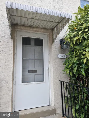 $1,795 | 137 Lorraine Avenue, Oreland, PA 19075