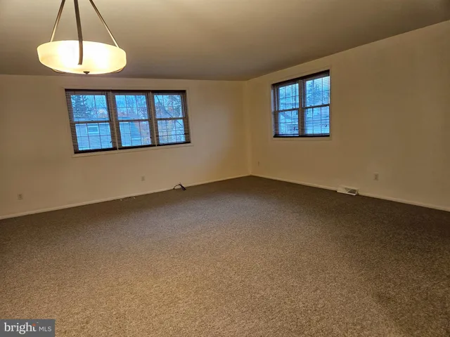 $1,795 | 137 Lorraine Avenue, Oreland, PA 19075