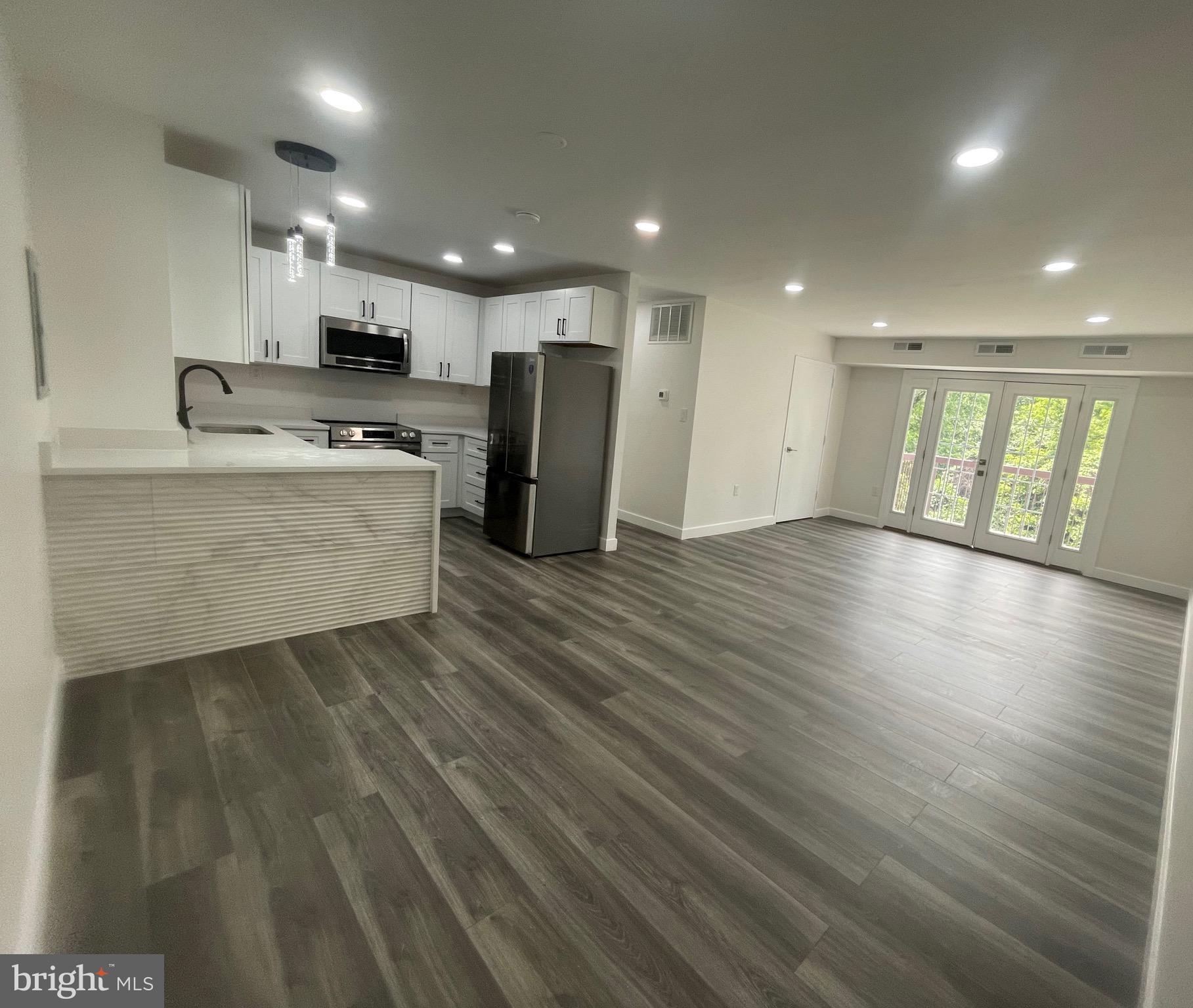 3811 Swann Road, Unit 202 Suitland, MD 20746 - Photo 4 of 38