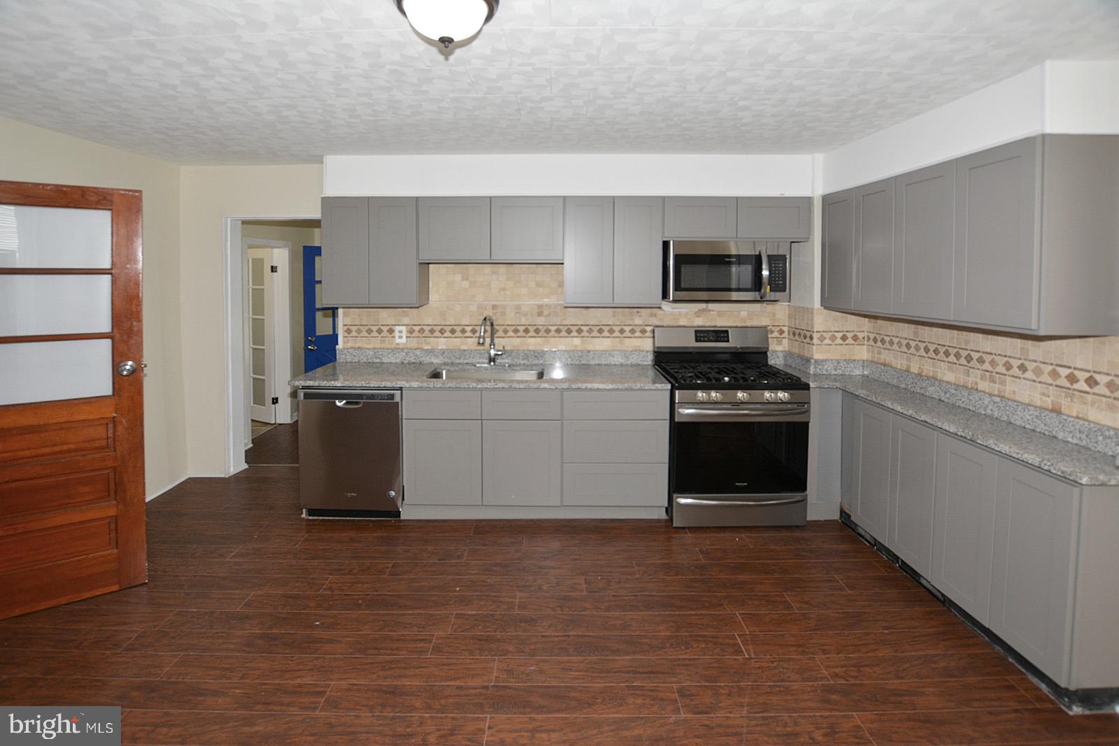 7336 Manchester Road Dundalk, MD 21222 - Photo 4 of 28
