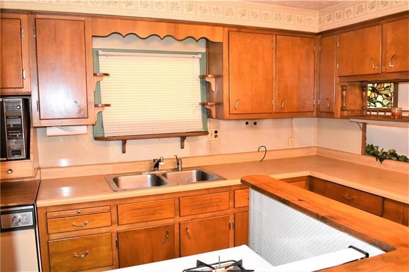 2270 Guffey Road North Huntingdon, PA 15642 - Photo 4 of 16 Gallery Image 4