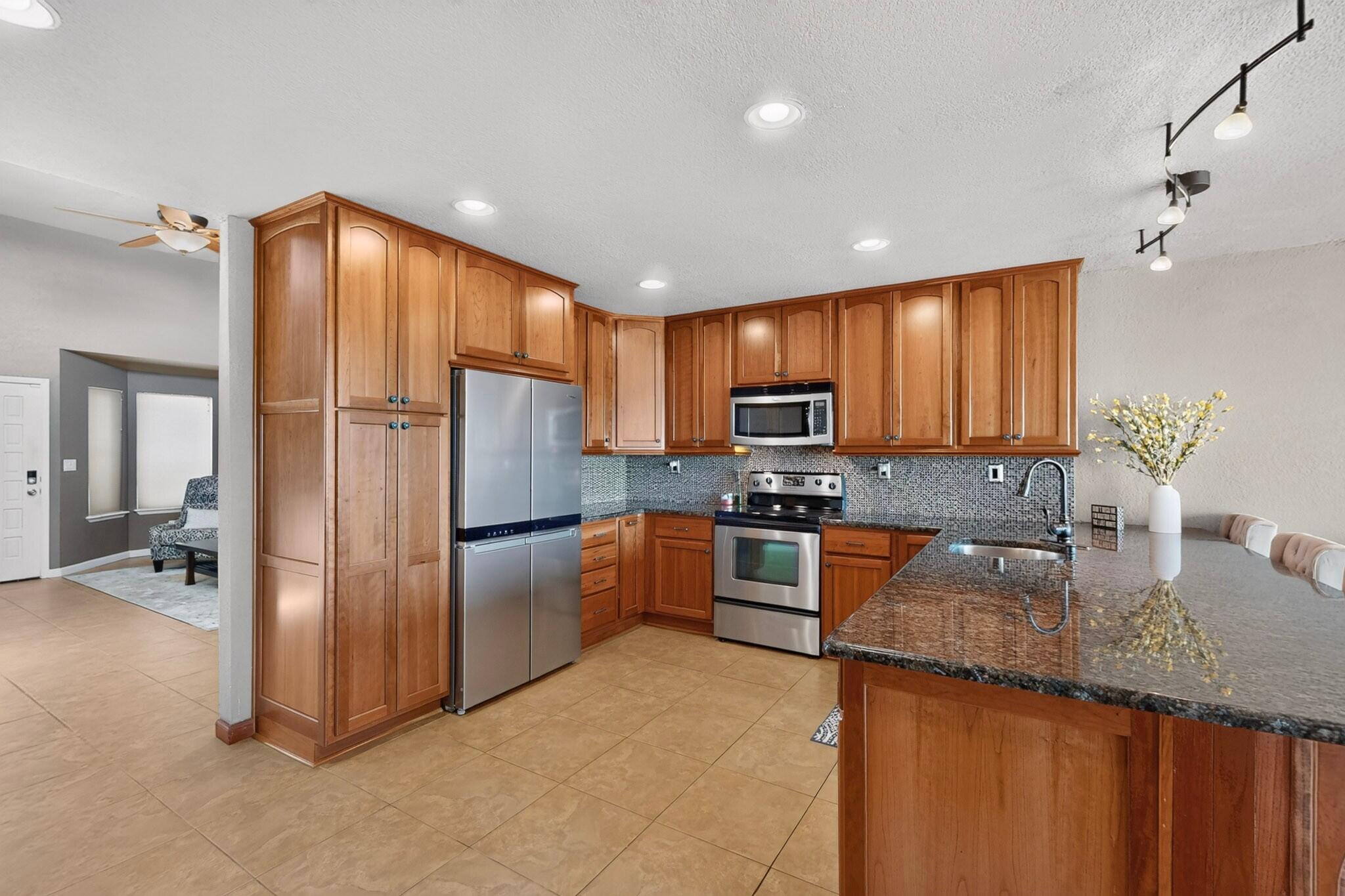 630 Lakeview Circle Southeast Rio Rancho, NM 87124 - Photo 7 of 54 Gallery Image 7