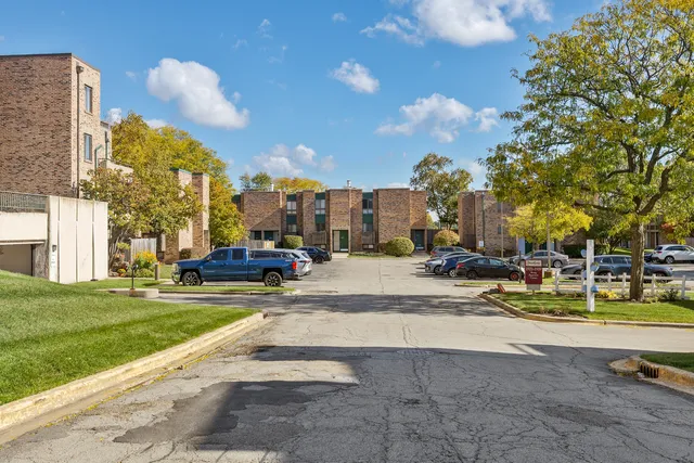 $160,000 | 1912 Prairie Square, Unit 209A, Schaumburg, IL 60173