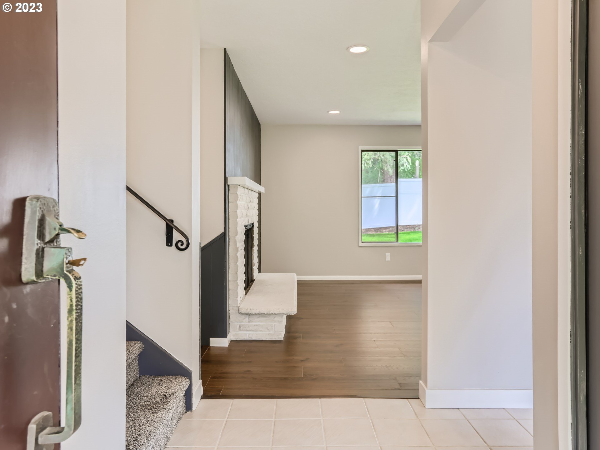 830 Southwest 123rd Court Portland, OR 97225 - Photo 2 of 24 Entrance/Foyer