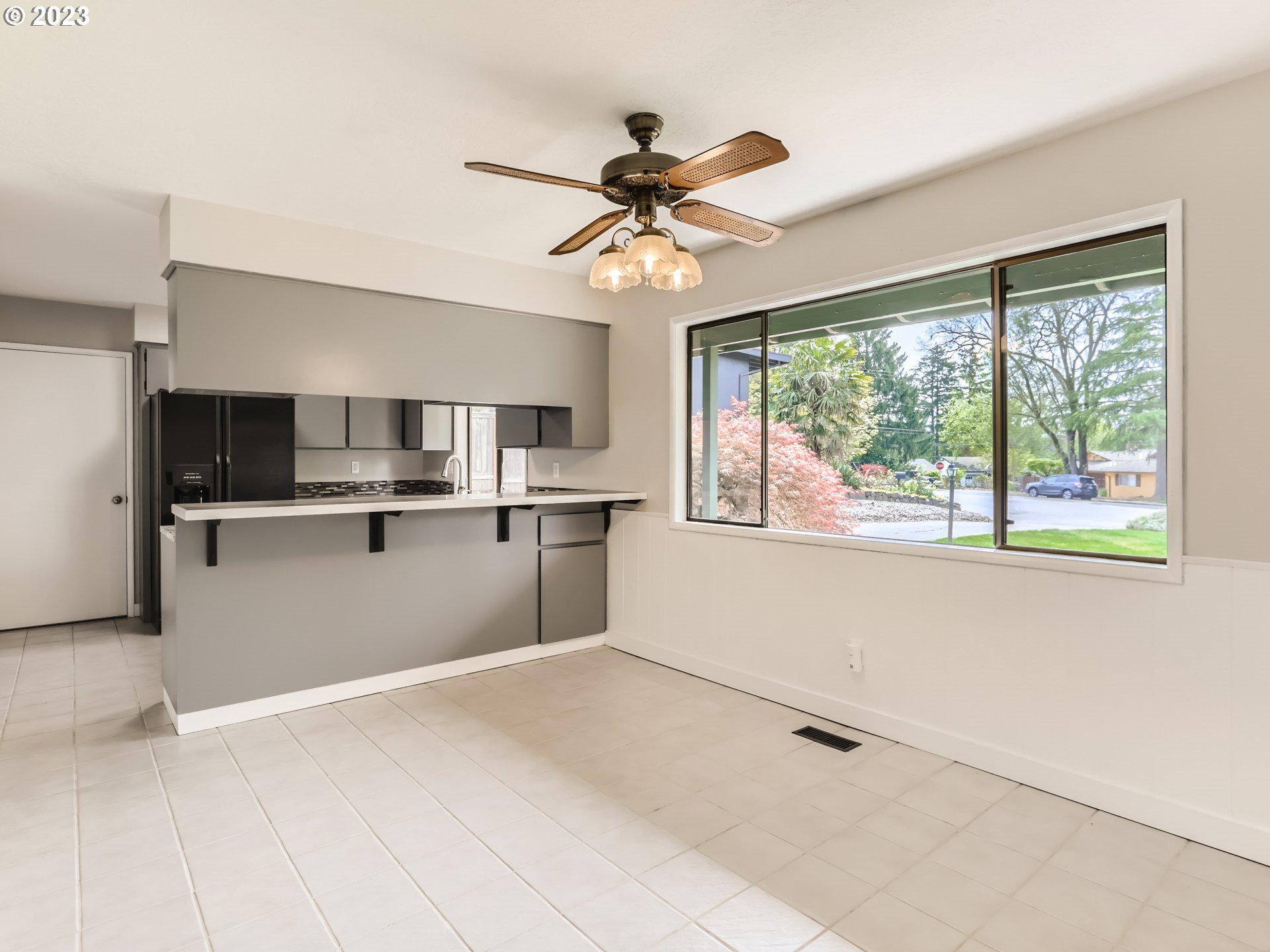 830 Southwest 123rd Court Portland, OR 97225 - Photo 10 of 24 Breakfast Area