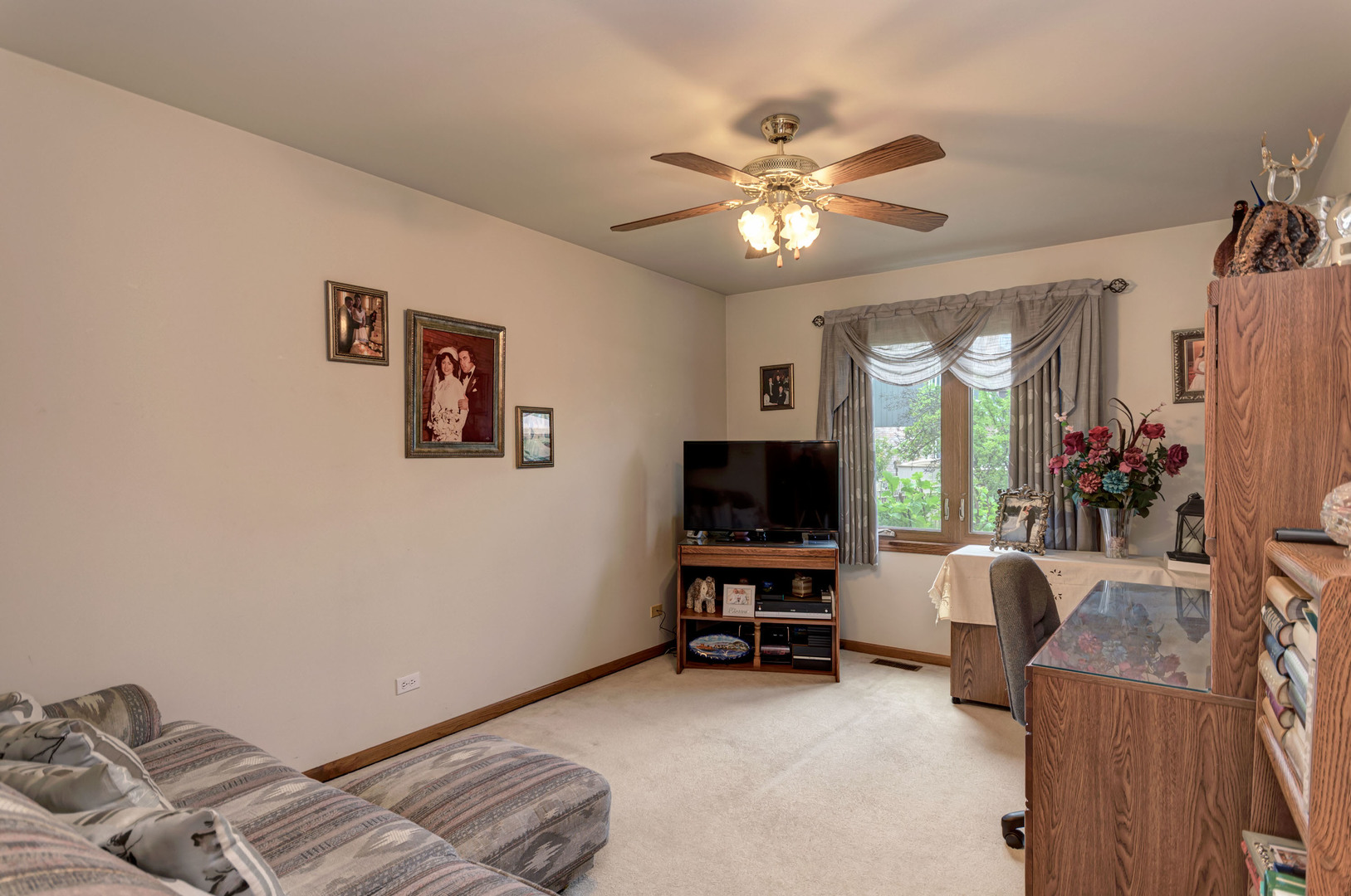 1207 Surrey Road Addison, IL 60101 - Photo 11 of 36