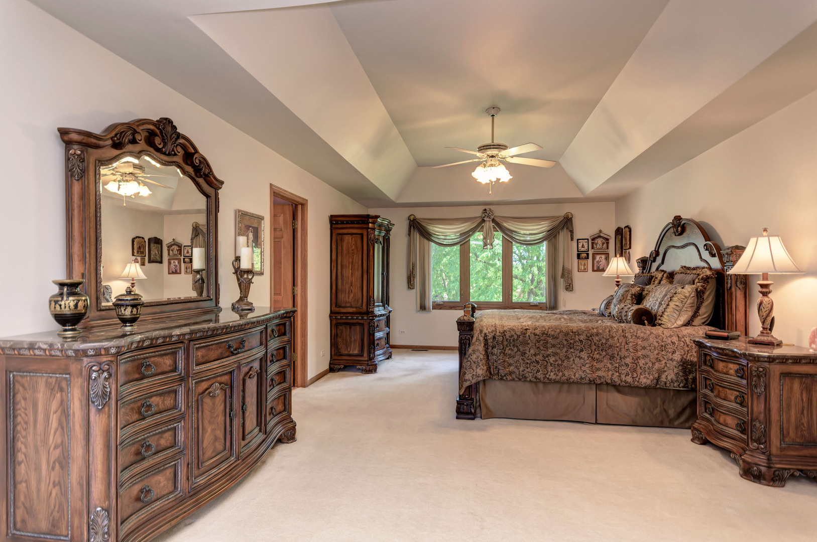 1207 Surrey Road Addison, IL 60101 - Photo 15 of 36