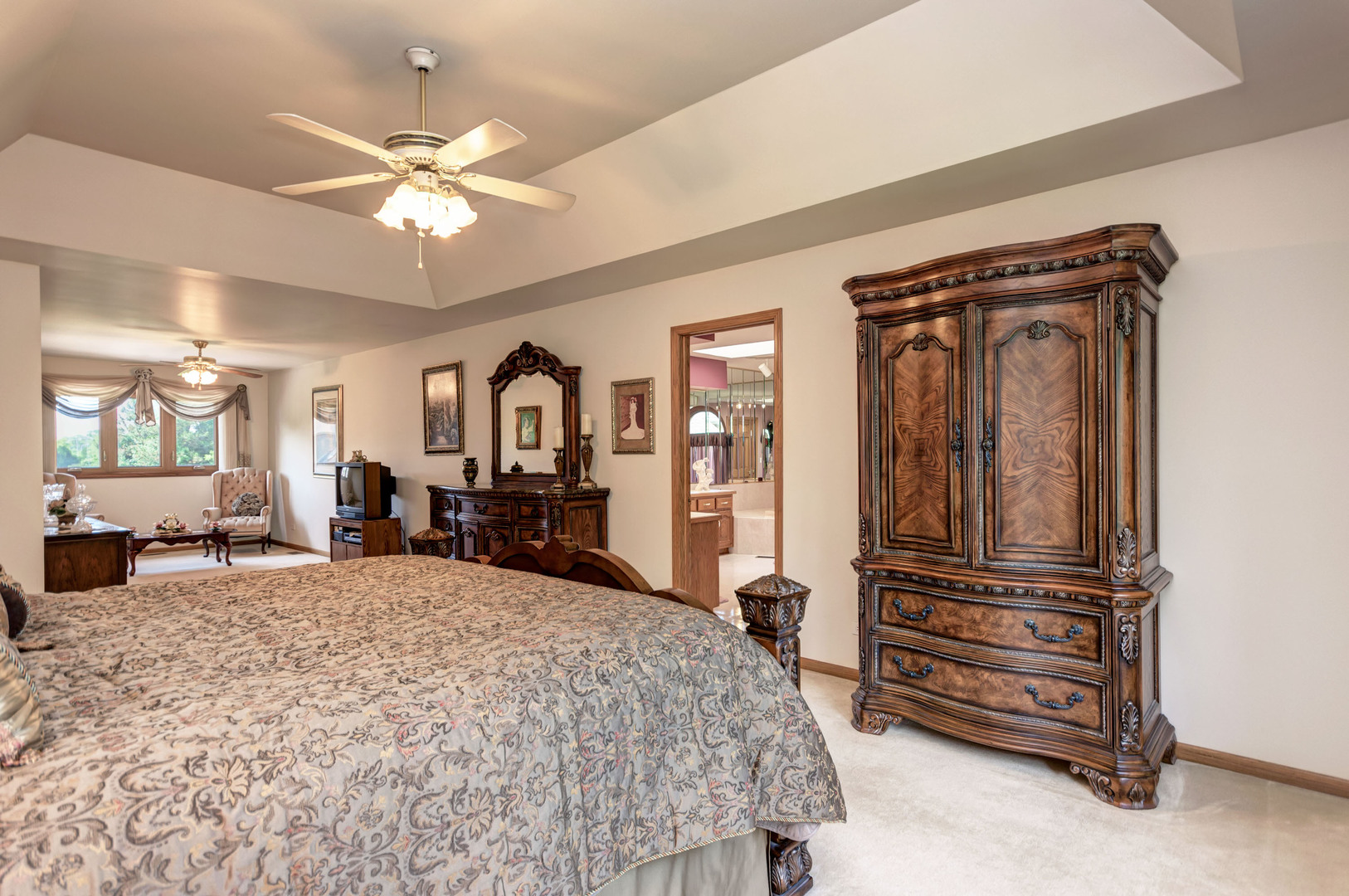 1207 Surrey Road Addison, IL 60101 - Photo 17 of 36