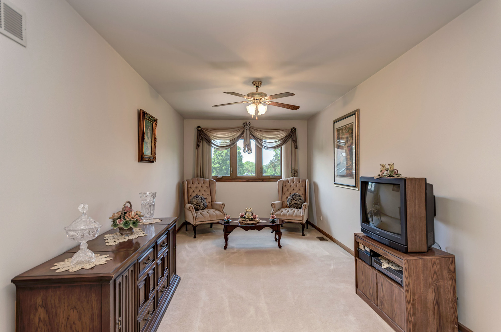 1207 Surrey Road Addison, IL 60101 - Photo 18 of 36