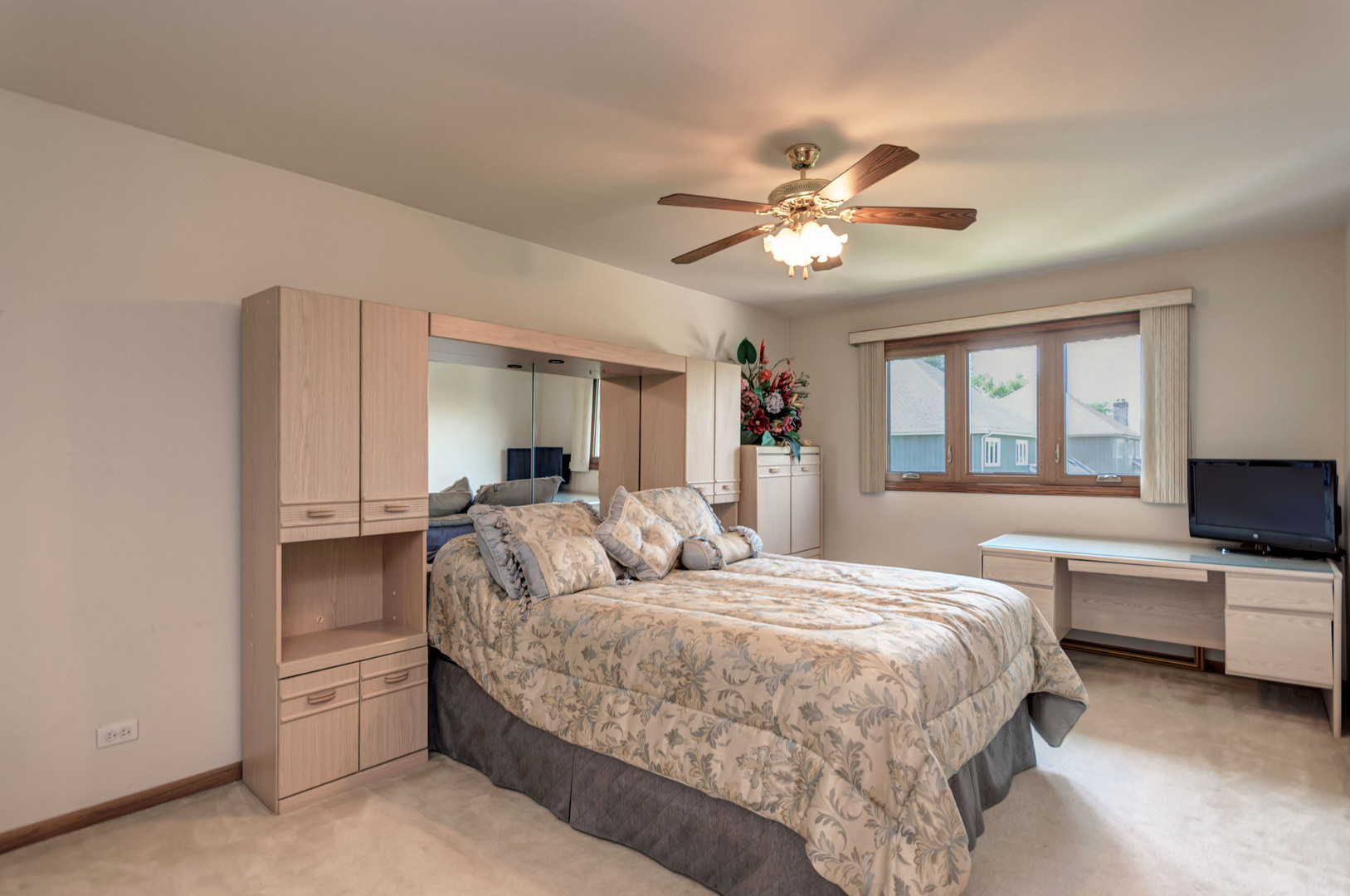 1207 Surrey Road Addison, IL 60101 - Photo 22 of 36