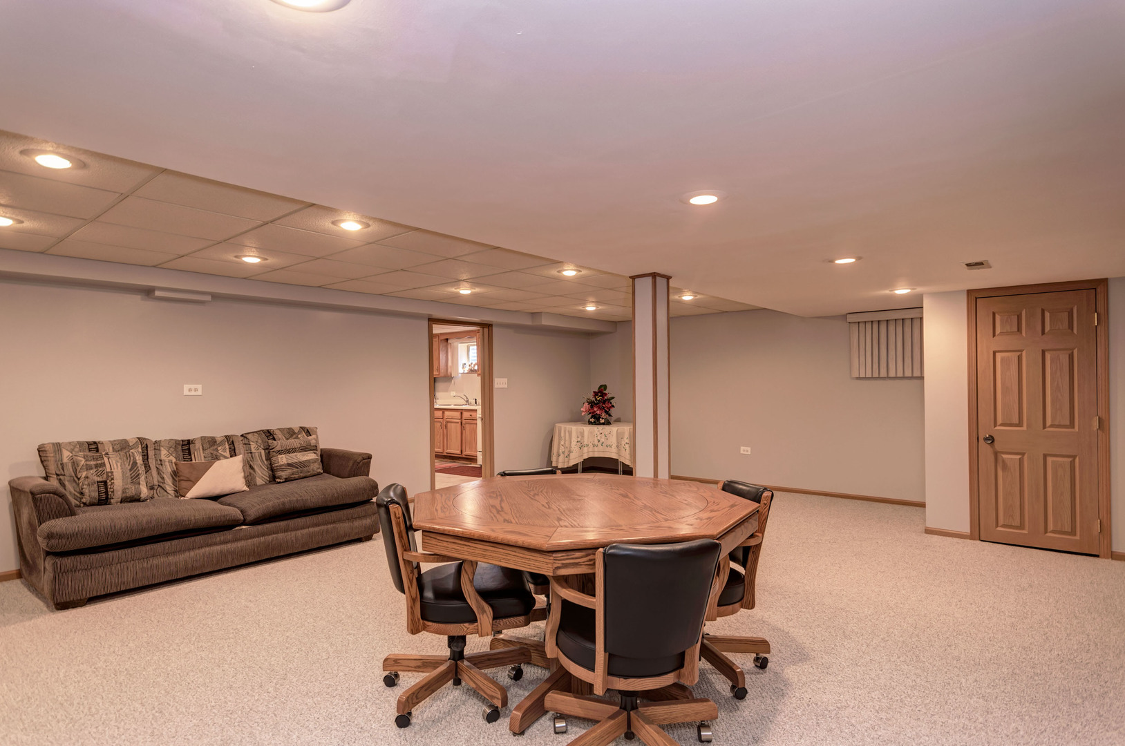 1207 Surrey Road Addison, IL 60101 - Photo 28 of 36