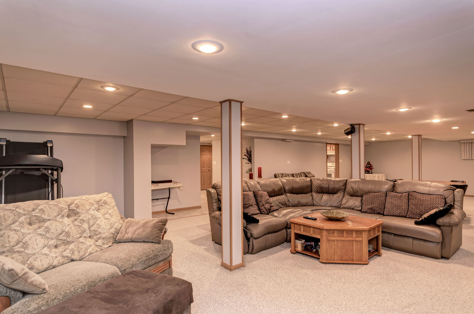 1207 Surrey Road Addison, IL 60101 - Photo 30 of 36