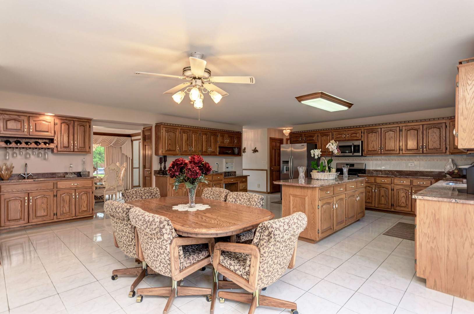 1207 Surrey Road Addison, IL 60101 - Photo 8 of 36
