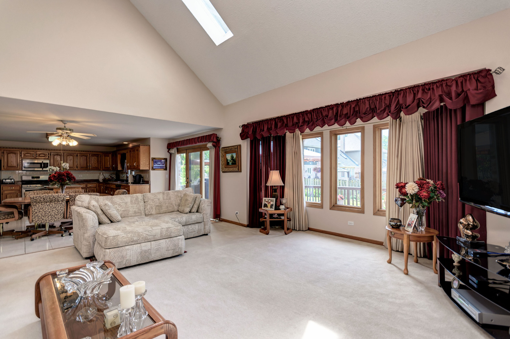 1207 Surrey Road Addison, IL 60101 - Photo 10 of 36