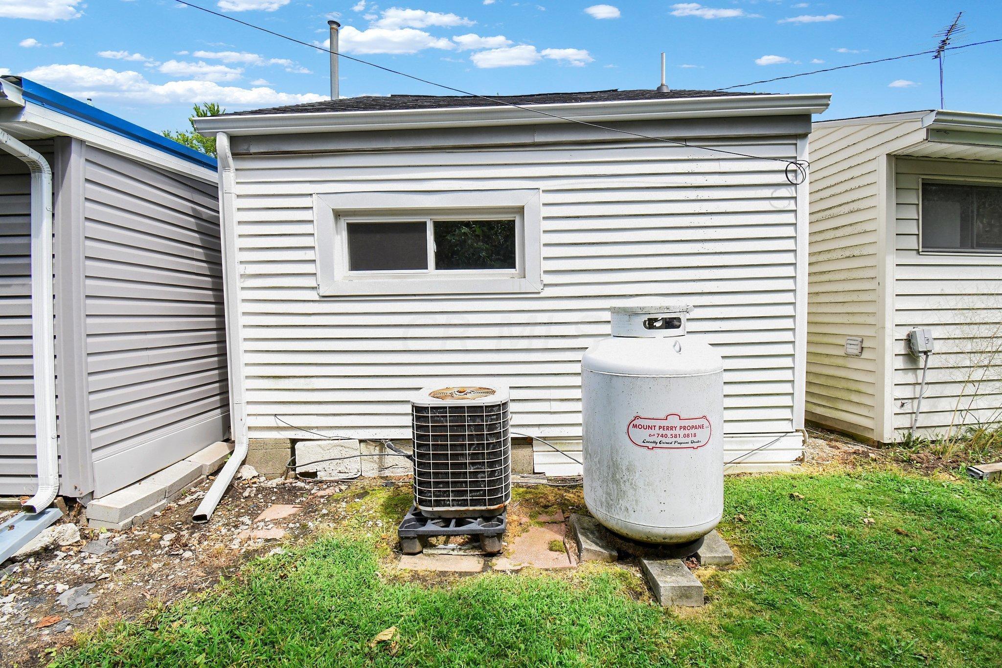 13997 Custers Point Road Northeast Thornville, OH 43076 - Photo 21 of 35 24-web-or-mls-DSC_0299
