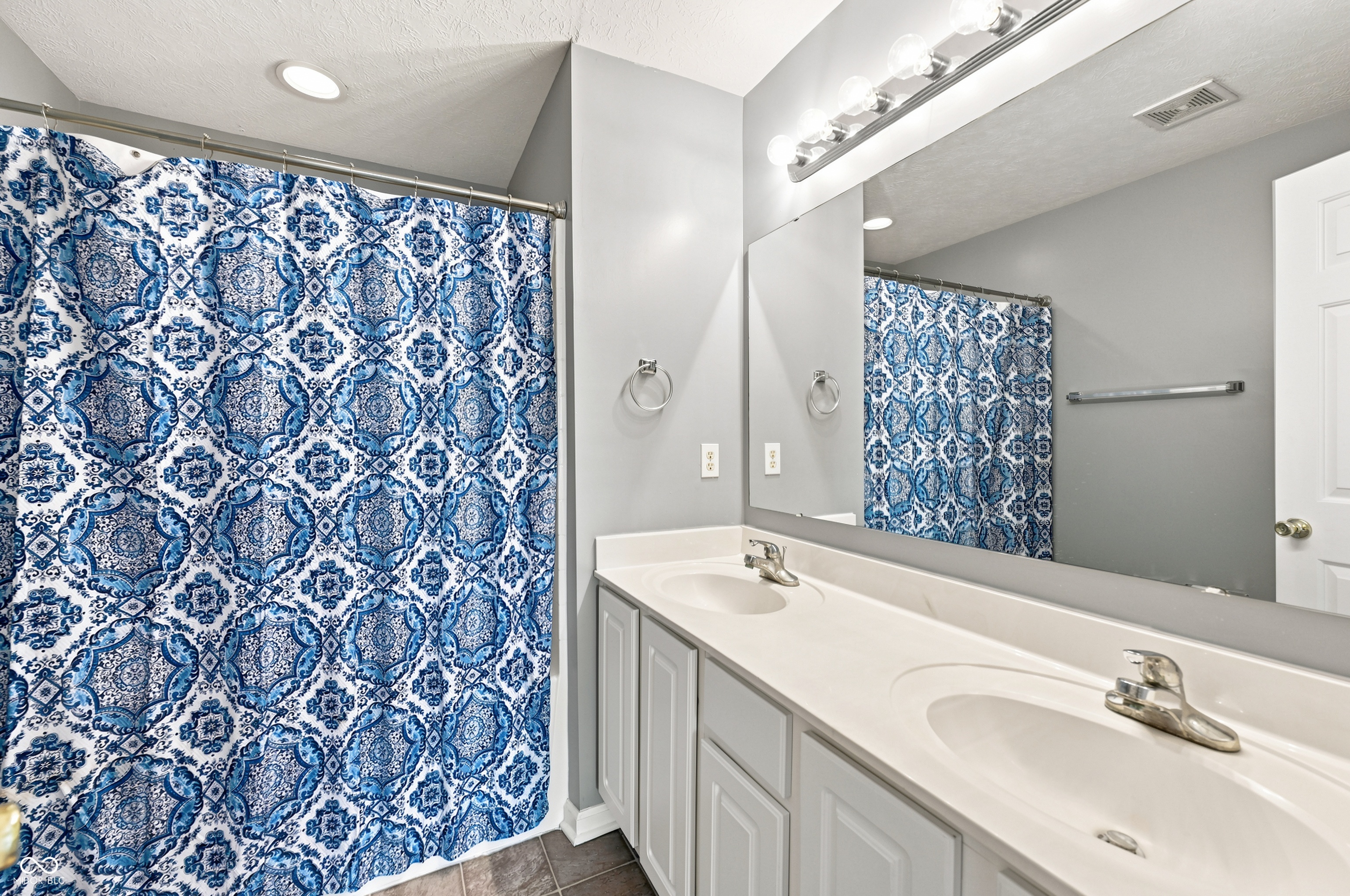 12673 Ladson Street Fishers, IN 46038 - Photo 26 of 43