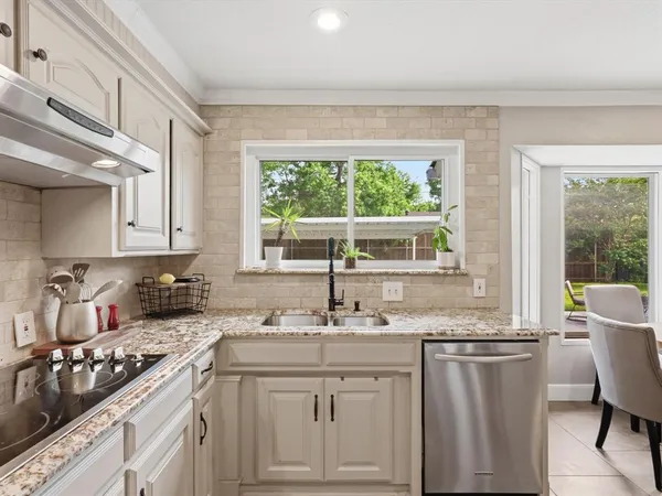 $469,000 | 205 Circleview Drive North, Hurst, TX 76054