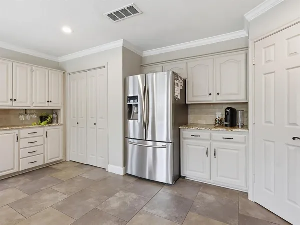 $469,000 | 205 Circleview Drive North, Hurst, TX 76054