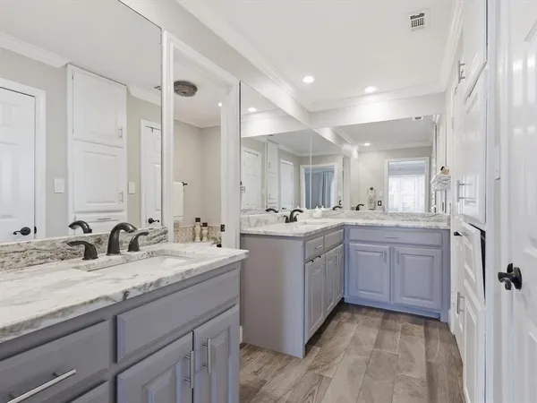 $469,000 | 205 Circleview Drive North, Hurst, TX 76054