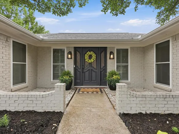 $469,000 | 205 Circleview Drive North, Hurst, TX 76054