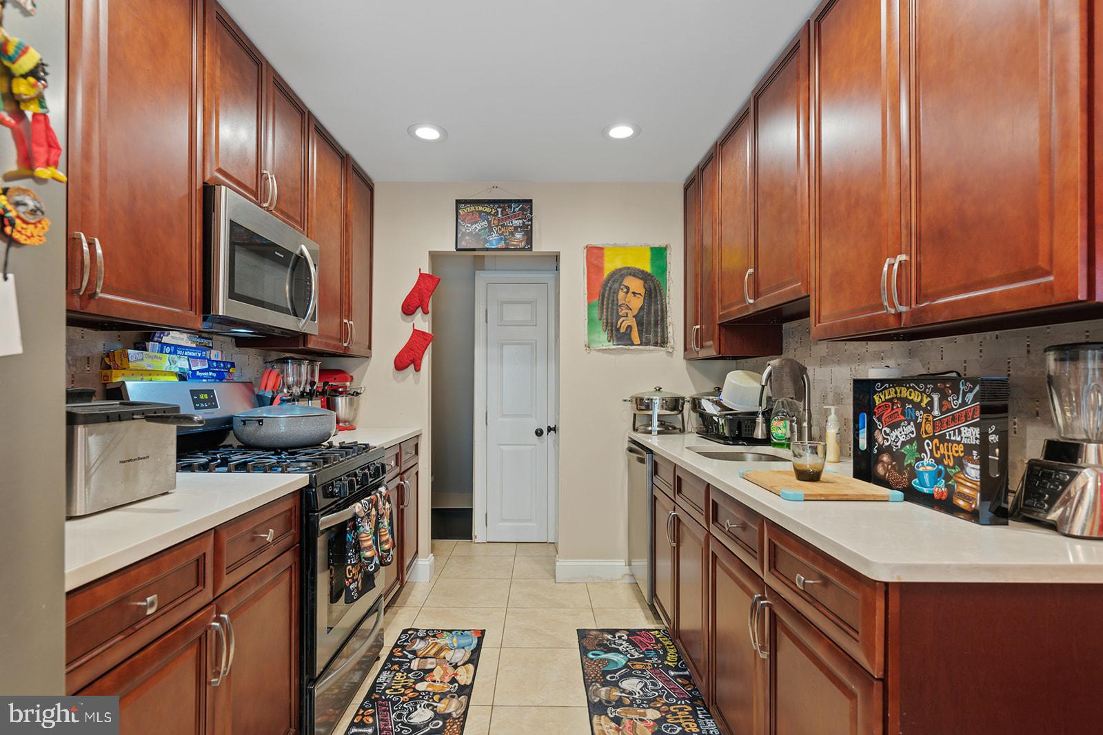 2874 Tolbut Street Philadelphia, PA 19136 - Photo 12 of 32