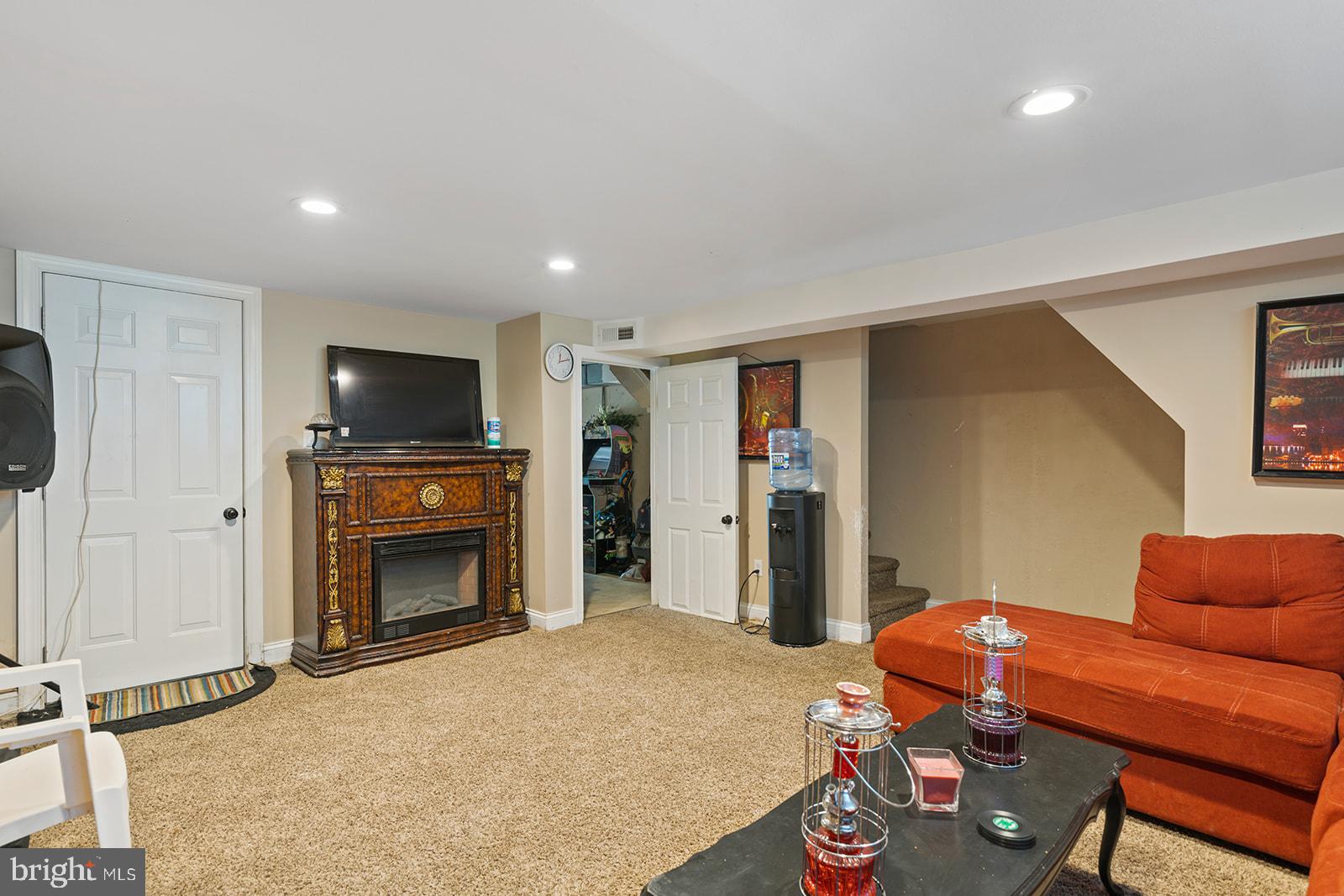 2874 Tolbut Street Philadelphia, PA 19136 - Photo 16 of 32