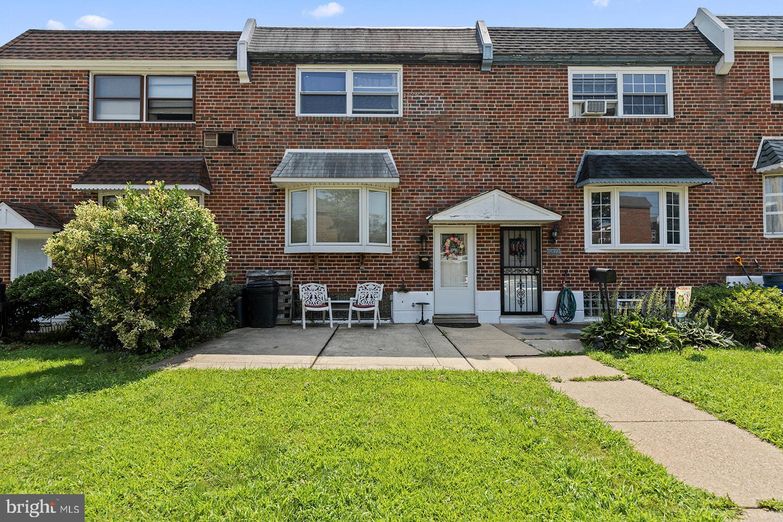 2874 Tolbut Street Philadelphia, PA 19136 - Photo 2 of 32