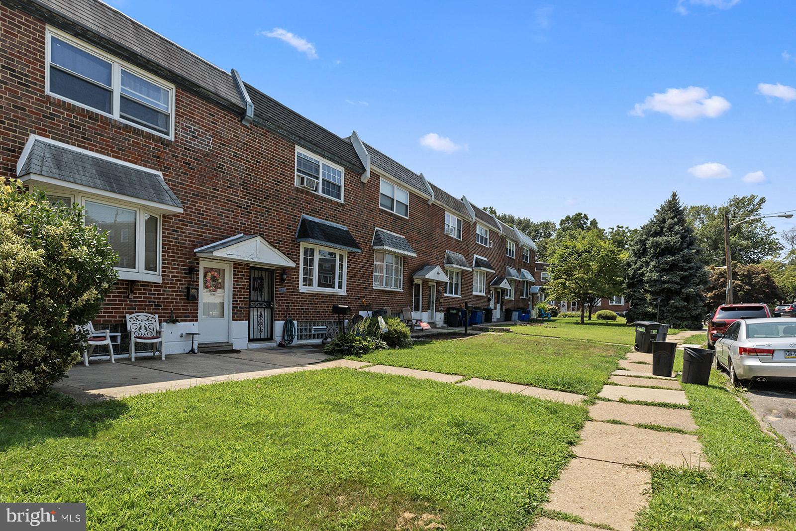 2874 Tolbut Street Philadelphia, PA 19136 - Photo 3 of 32