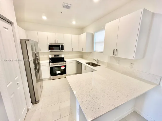 $3,350 | 255 Southwest 159th Drive, Pembroke Pines, FL 33027