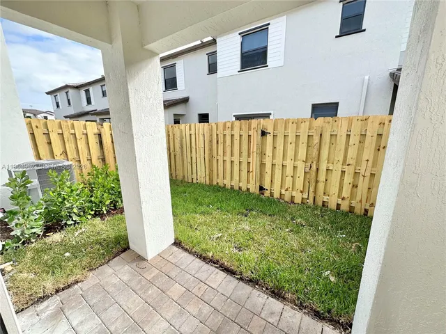 $3,350 | 255 Southwest 159th Drive, Pembroke Pines, FL 33027