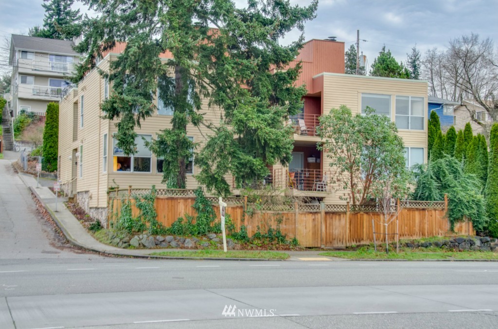 5000 Fauntleroy Way Southwest, Unit 301 Seattle, WA 98136 - Photo 1 of 13 Gallery Image 1
