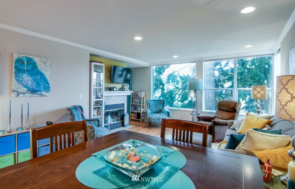 5000 Fauntleroy Way Southwest, Unit 301 Seattle, WA 98136 - Photo 3 of 13 Gallery Image 3
