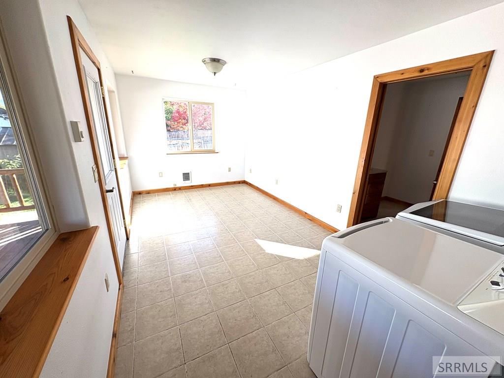 921 Valley Avenue Challis, ID 83226 - Photo 17 of 33