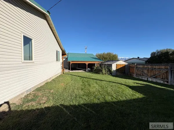 $300,000 | 921 Valley Avenue, Challis, ID 83226