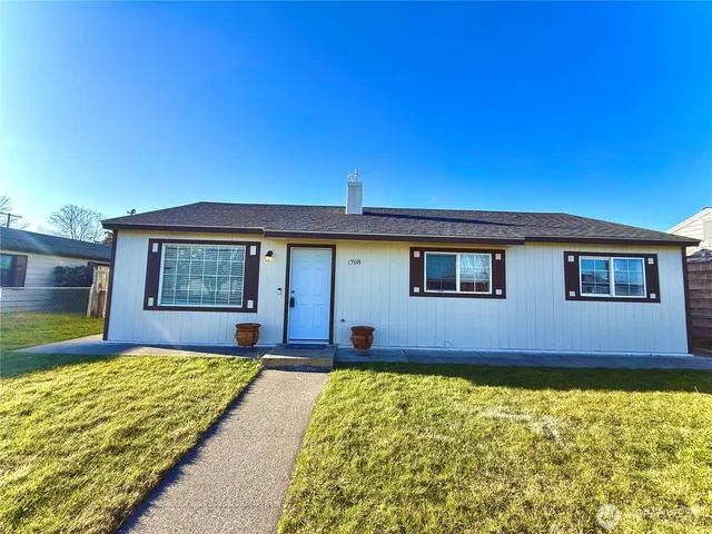 $329,900 | 1708 North 17th Avenue, Pasco, WA 99301
