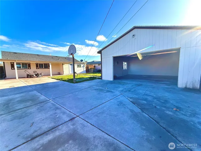$329,900 | 1708 North 17th Avenue, Pasco, WA 99301
