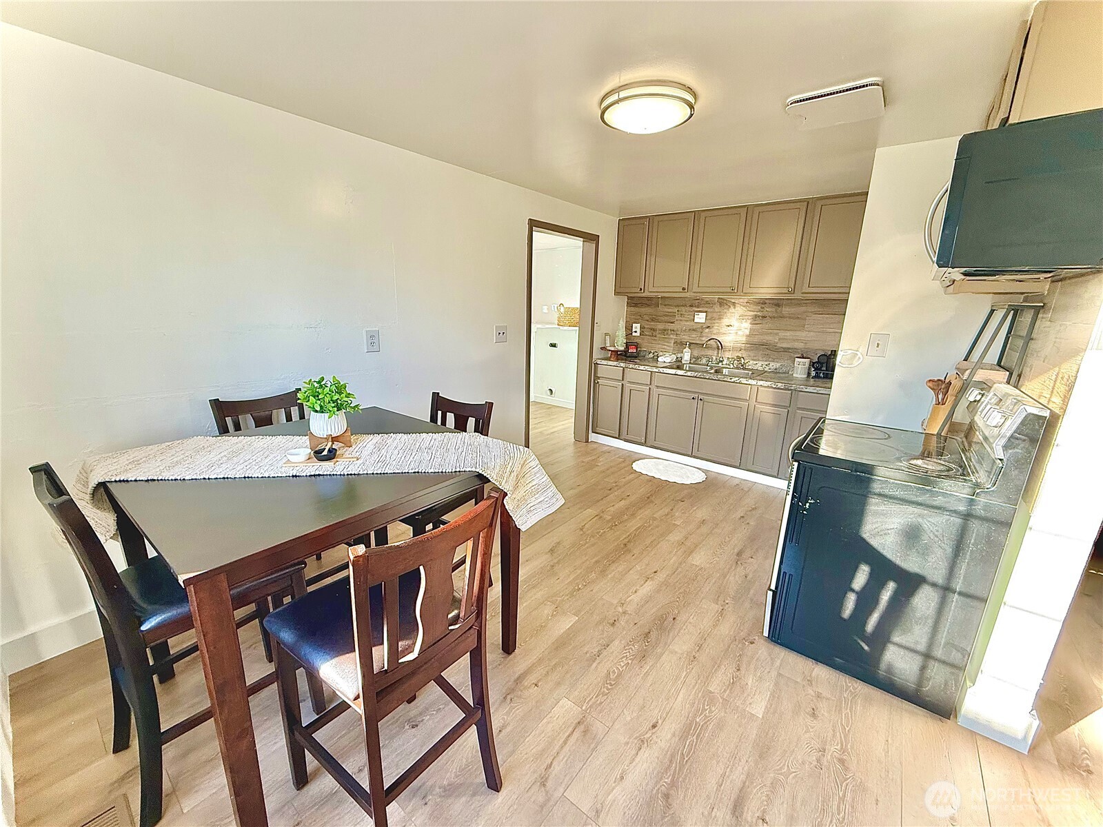 1708 North 17th Avenue Pasco, WA 99301 - Photo 8 of 19