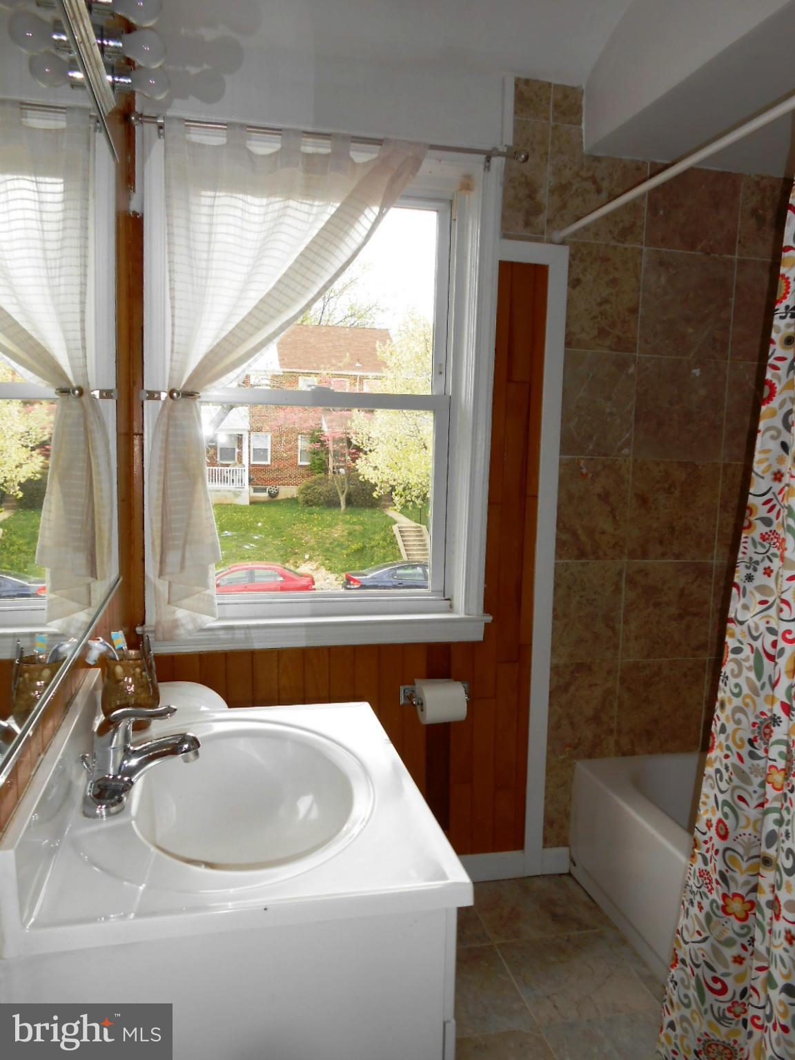 1207 Cedarcroft Road Baltimore, MD 21239 - Photo 11 of 13 Bath