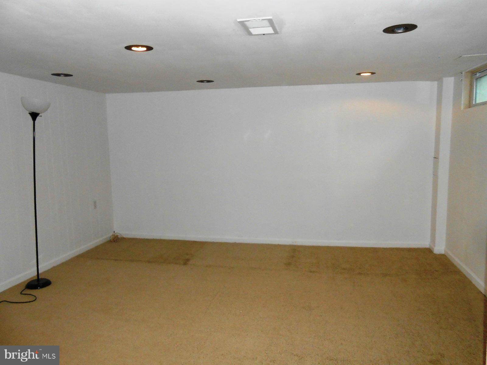 1207 Cedarcroft Road Baltimore, MD 21239 - Photo 8 of 13 Family Room