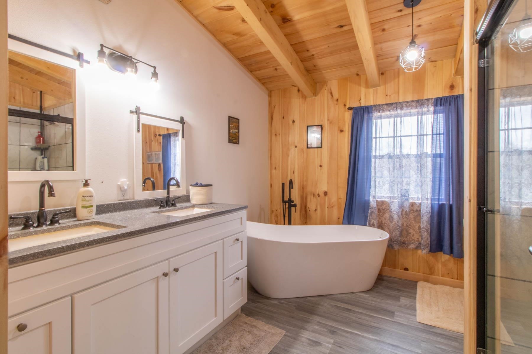 656 Leo's Lane Norton, VT 05907 - Photo 22 of 41