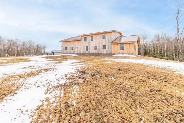 $499,000 | 656 Leo's Lane, Norton, VT 05907