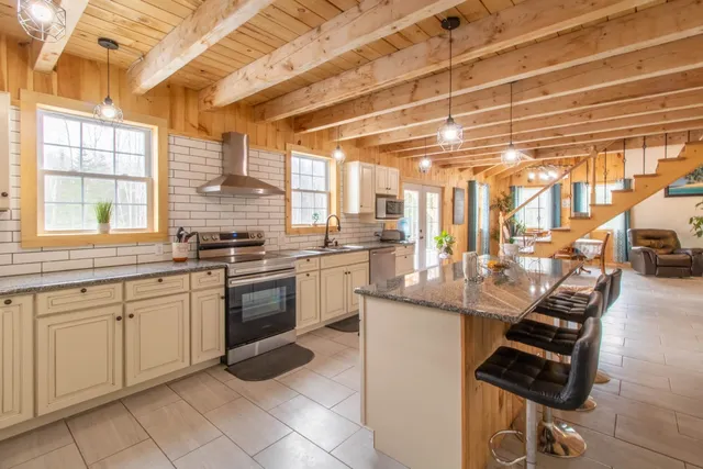 $499,000 | 656 Leo's Lane, Norton, VT 05907