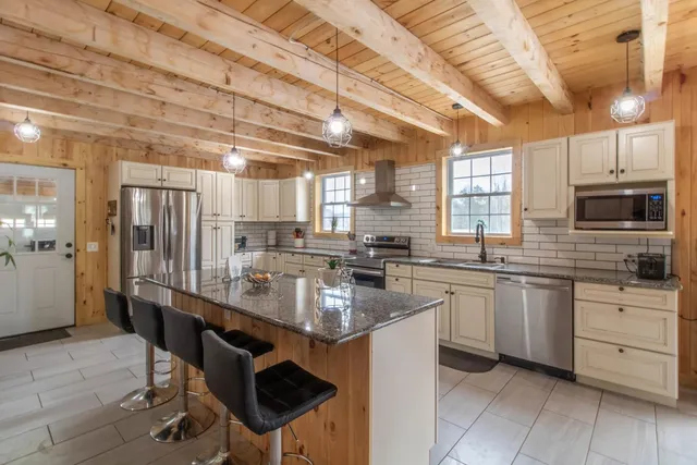 $499,000 | 656 Leo's Lane, Norton, VT 05907