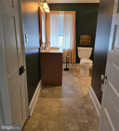 $2,300 | 184 Cochran Street, Cochranville, PA 19330