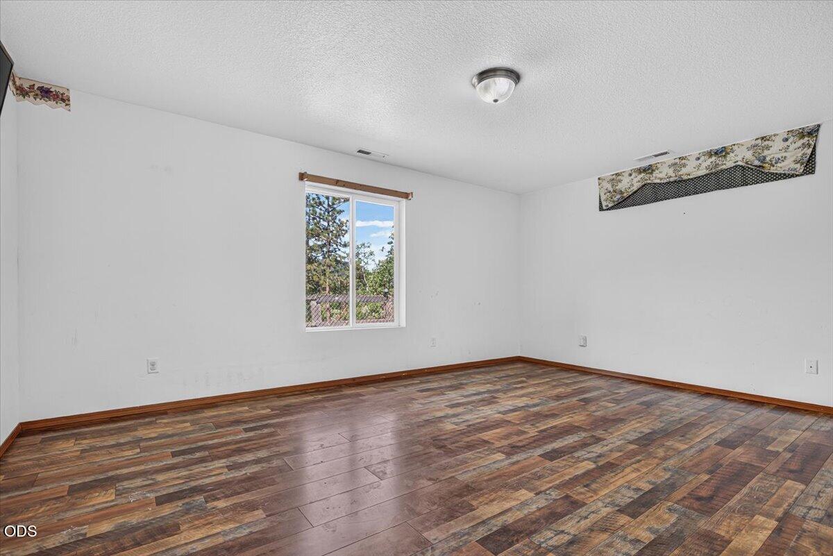 13021 East Antelope Road Eagle Point, OR 97524 - Photo 19 of 47 Gallery Image 19