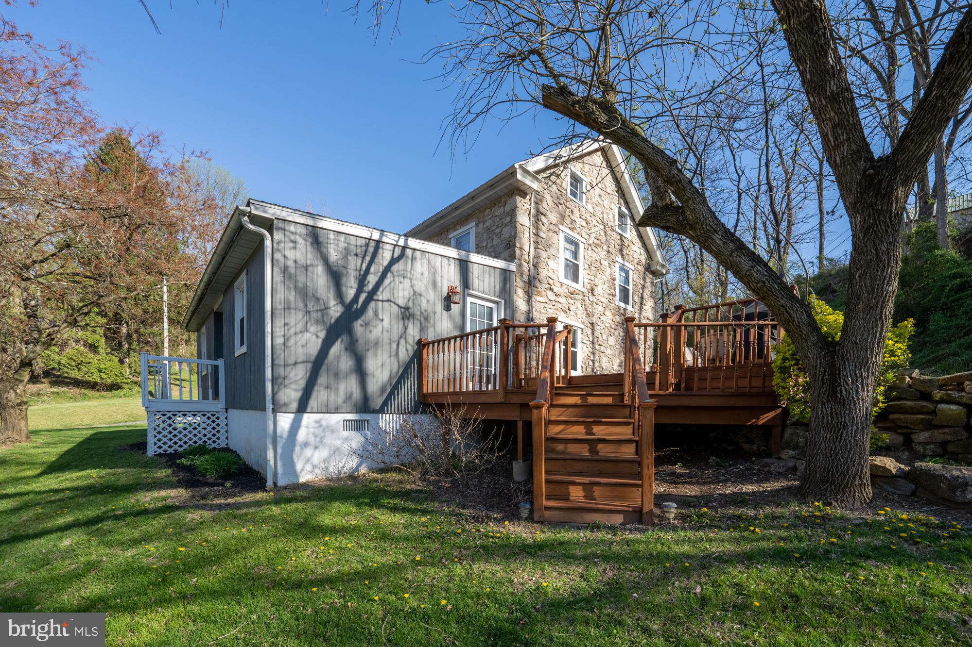 2 Hill Road Boyertown, PA 19512 - Photo 2 of 42 Main house