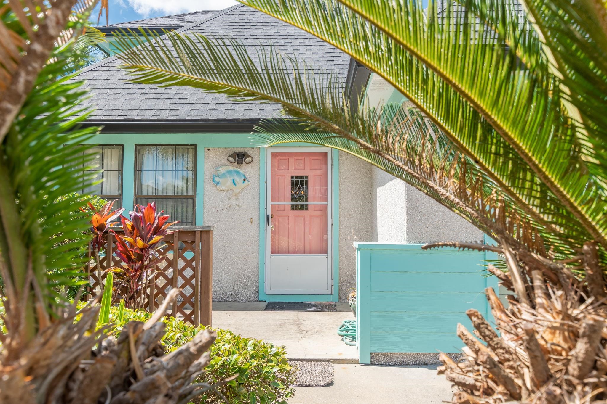 11 C Street St. Augustine, FL 32080 - Photo 3 of 40 a front view of a house