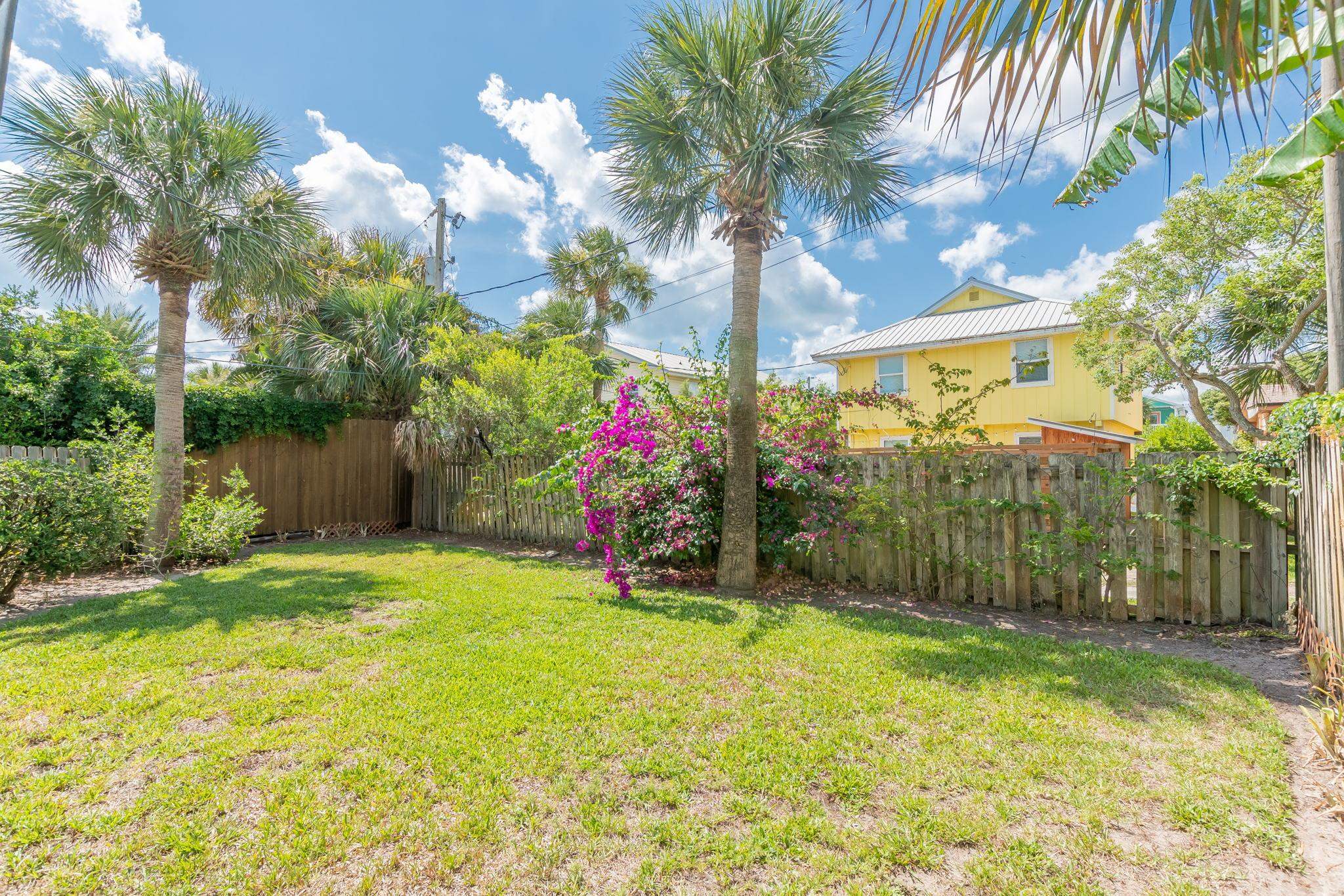 11 C Street St. Augustine, FL 32080 - Photo 32 of 40 a view of a backyard