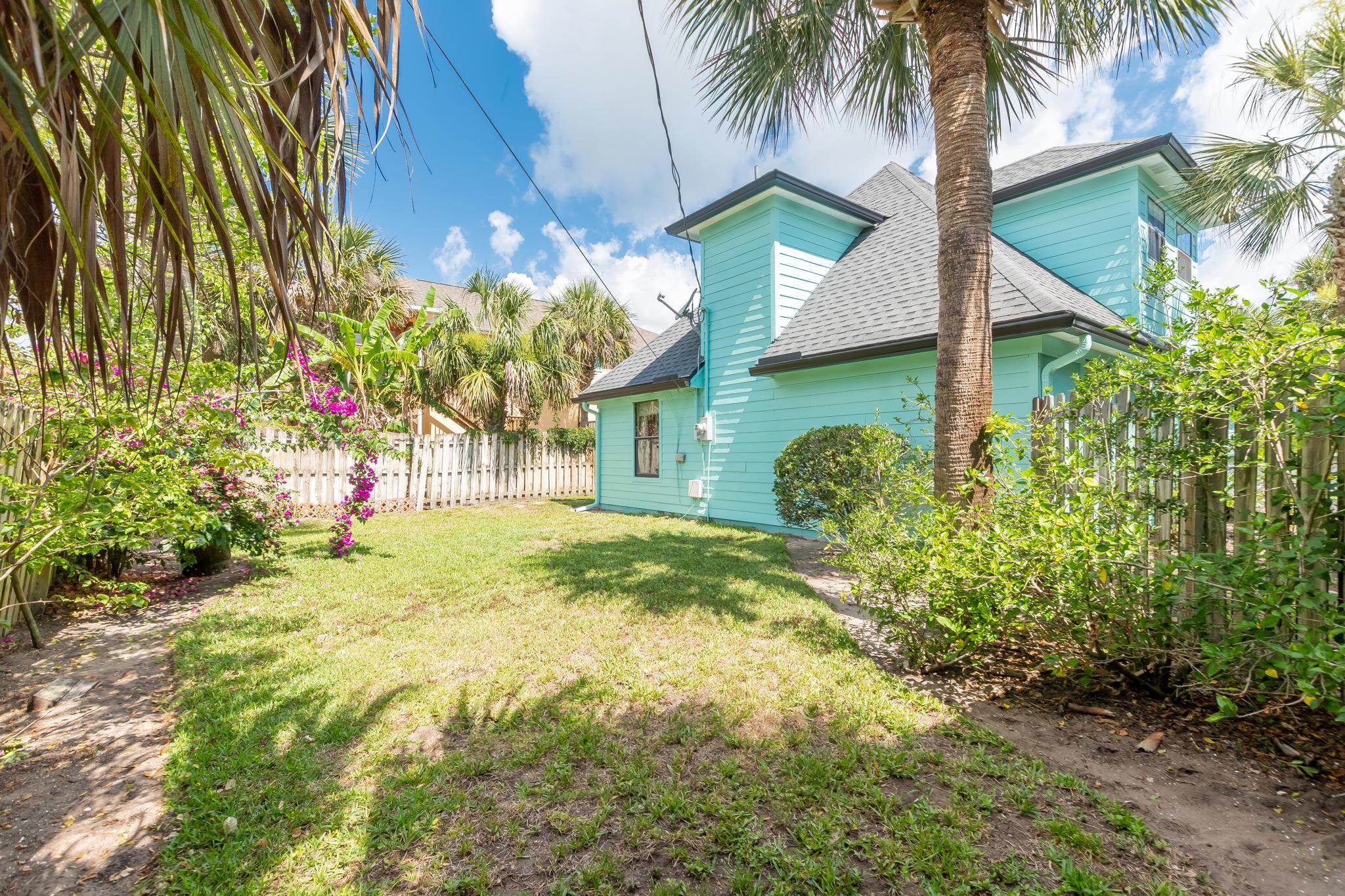 11 C Street St. Augustine, FL 32080 - Photo 33 of 40 a view of a backyard
