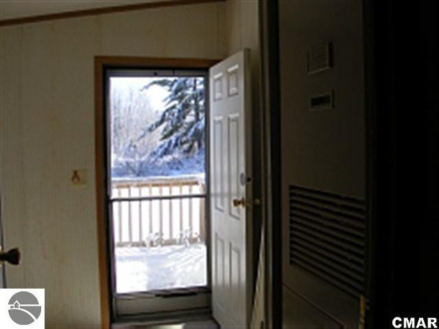 2612 North Pingree Road Alma, MI 48801 - Photo 6 of 14 1767647-5.JPG